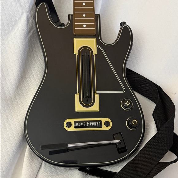 Guitar Hero Live Wireless Controller with Strap no dongle. Works, - Picture 2 of 9
